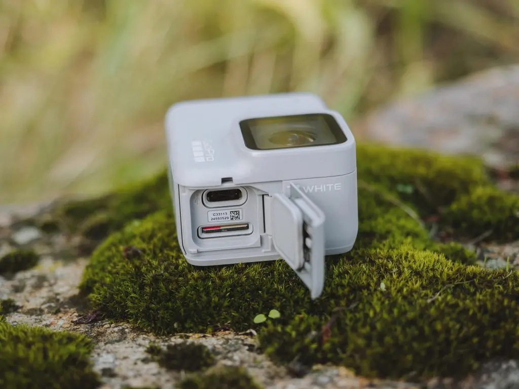 特価爆買い【動作確認済　未使用品】GoPro HERO7 WHITE アクションカメラ・ウェアラブルカメラ